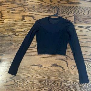 Lululemon cropped top long sleeved